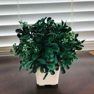 Artificial Boxwood Topiary in Green